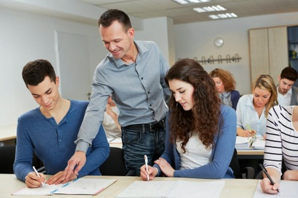 寄宿家庭安排服务